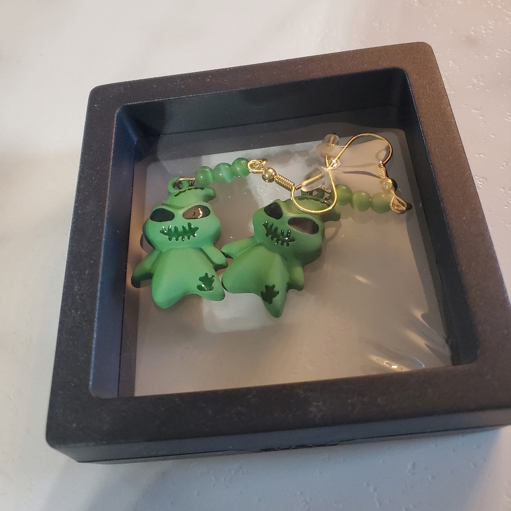 Oogie Boogie Dangle Earrings - Picture 4 of 13